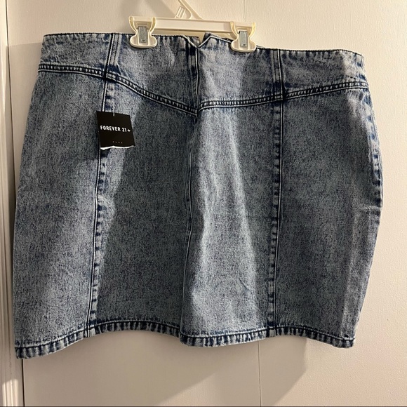 NWT Forever 21+ Denim Skirt 2X - Picture 2 of 3